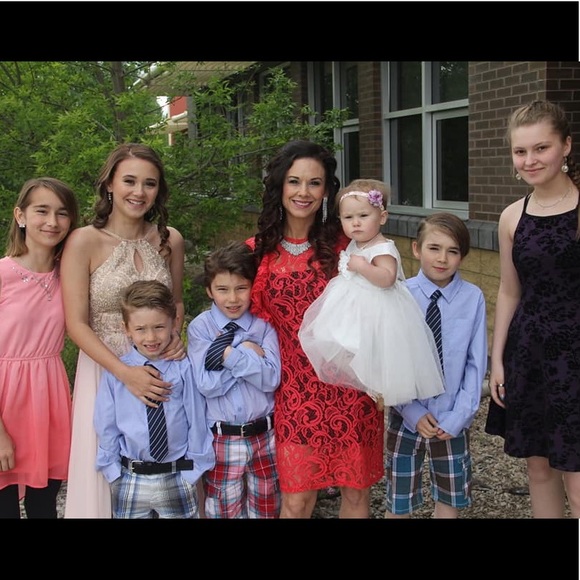 Meet your Posher, Chantelle - Picture 2 of 2